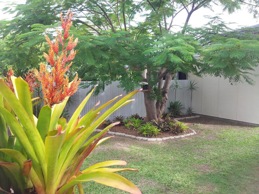 Bluegrass Bnb Bundaberg Buitenkant foto