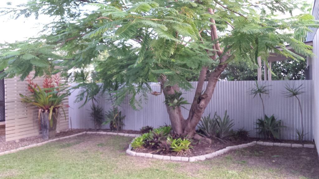 Bluegrass Bnb Bundaberg Buitenkant foto