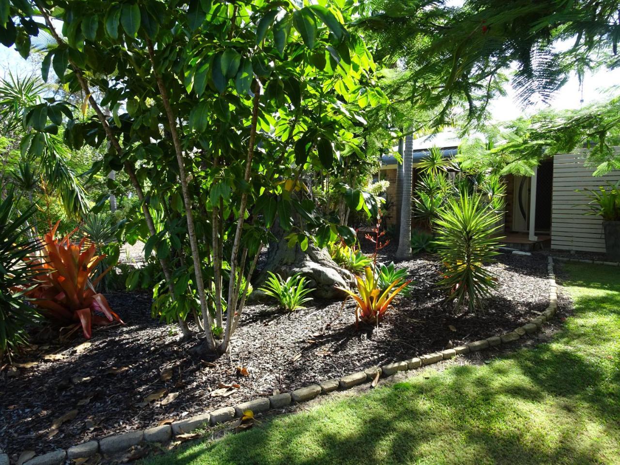 Bluegrass Bnb Bundaberg Buitenkant foto